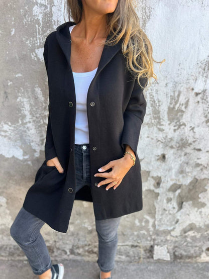 ADRIANA | CARDIGAN TRICOTÉ AVEC BOUTONS ET CAPUCHE