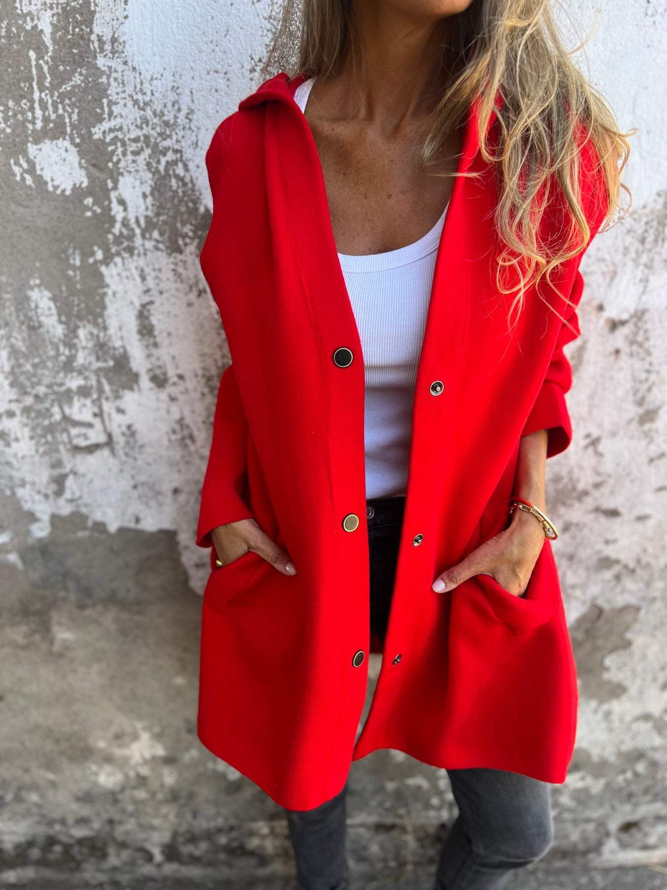 ADRIANA | CARDIGAN TRICOTÉ AVEC BOUTONS ET CAPUCHE